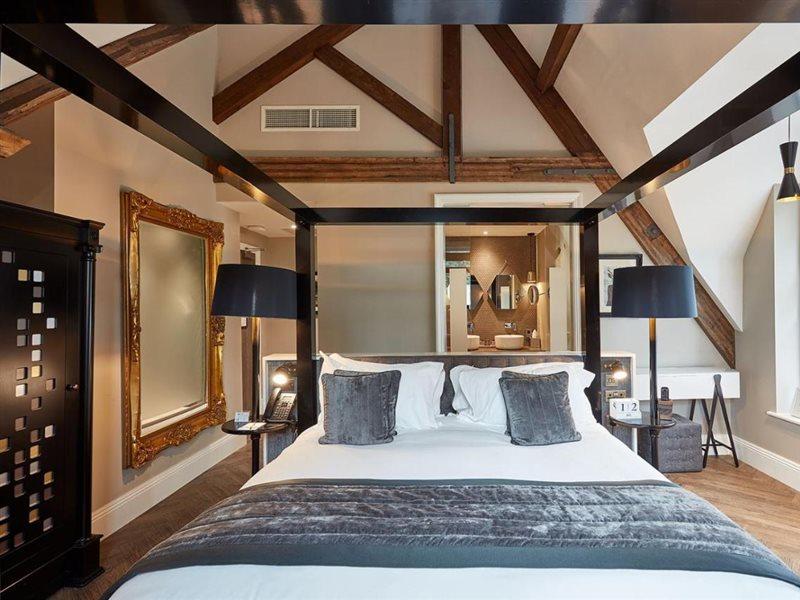 Oddfellows On The Park Cheadle  Zewnętrze zdjęcie A bedroom at the hotel