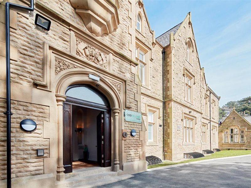 Oddfellows On The Park Cheadle  Zewnętrze zdjęcie The former school buildings, now the home of the University of Huddersfield