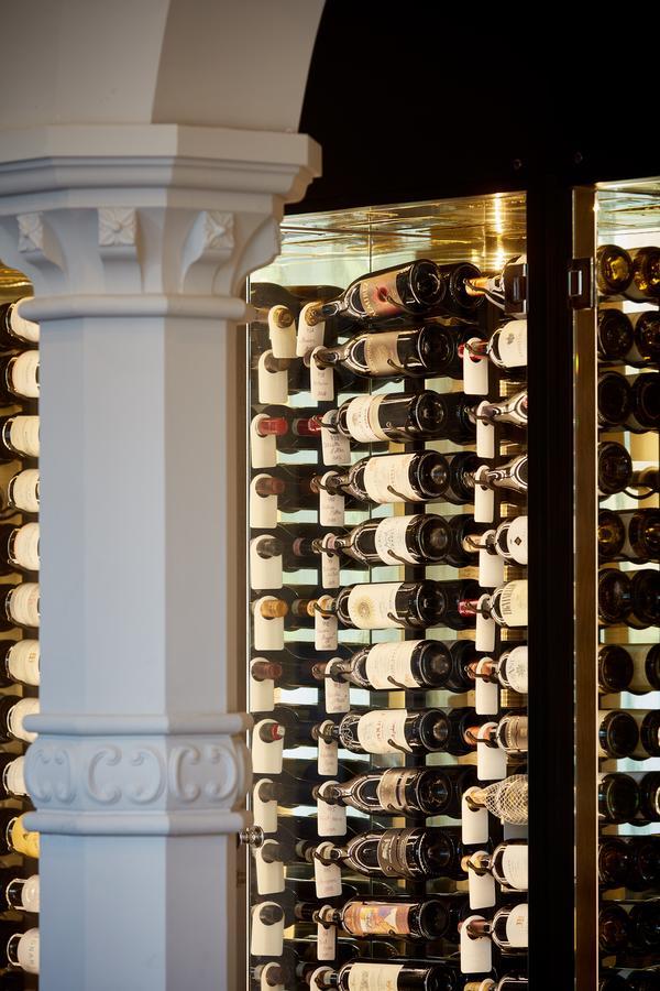 Oddfellows On The Park Cheadle  Zewnętrze zdjęcie Wine rack