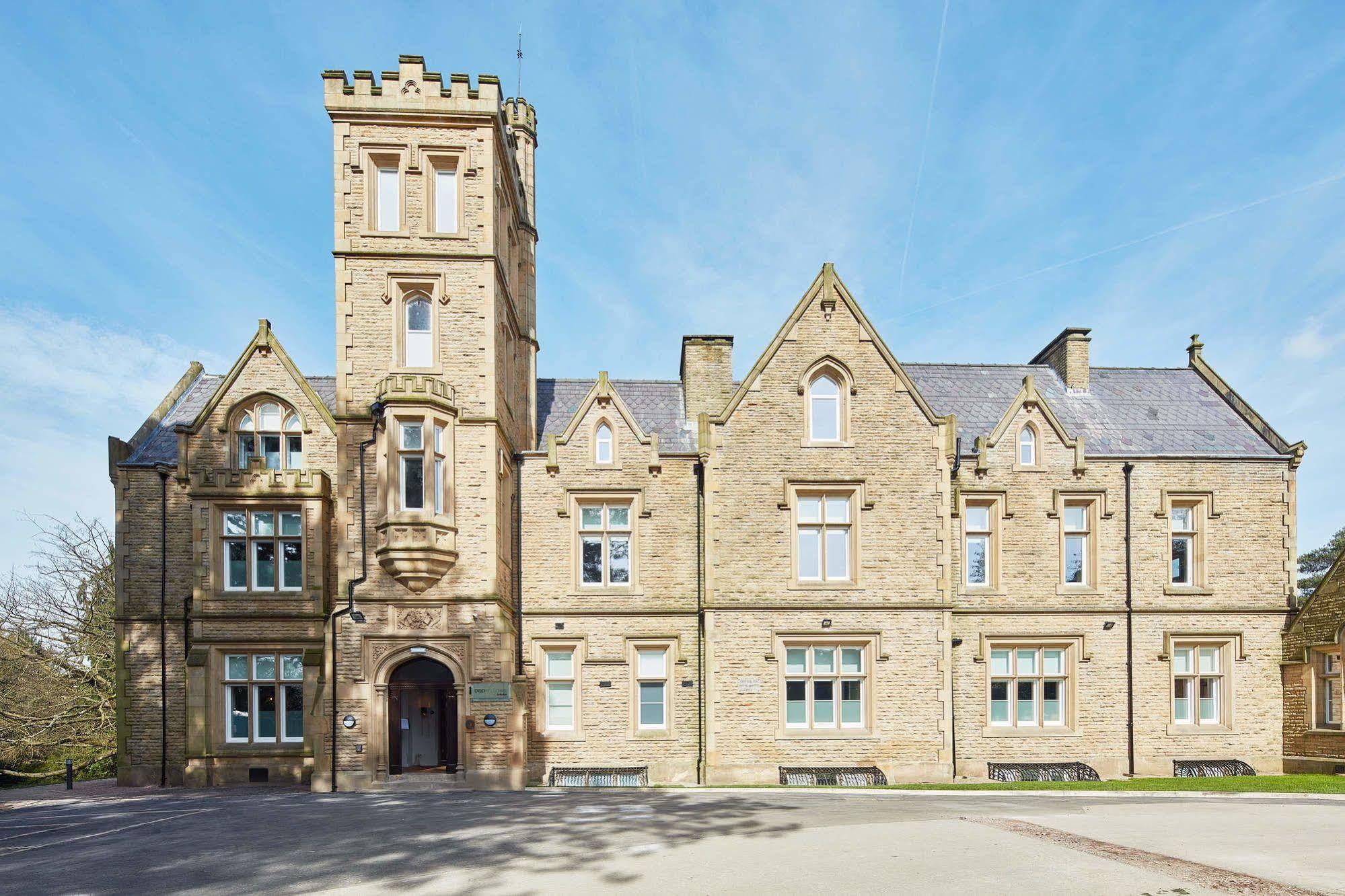 Oddfellows On The Park Cheadle  Zewnętrze zdjęcie The former County Hospital, now the University of Huddersfield
