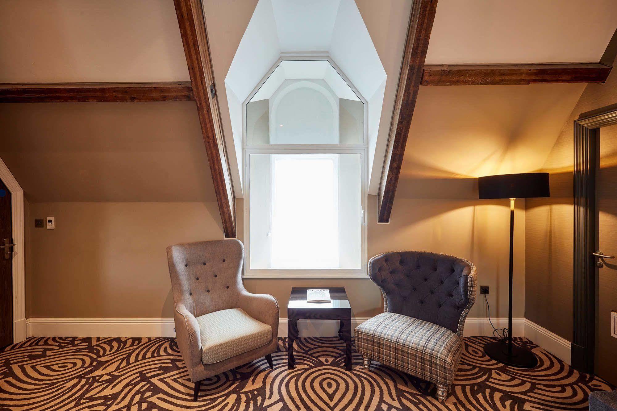 Oddfellows On The Park Cheadle  Zewnętrze zdjęcie The interior of the hotel